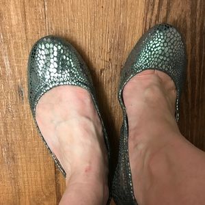 Beautiful pewter ballet flats